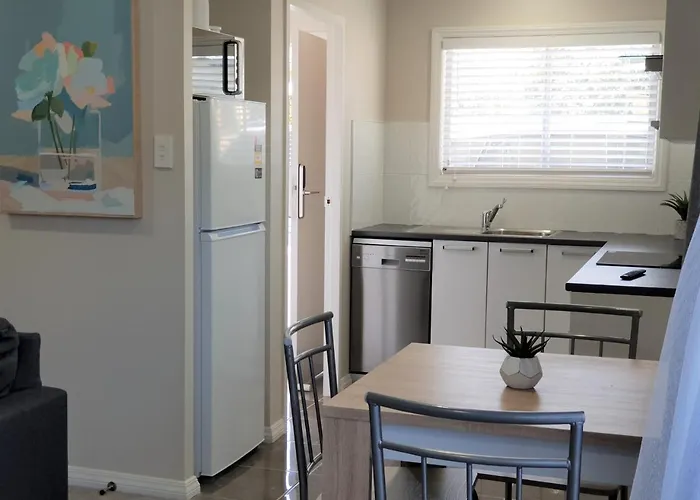 Rose Unit 6 Rotorua-accommodation &