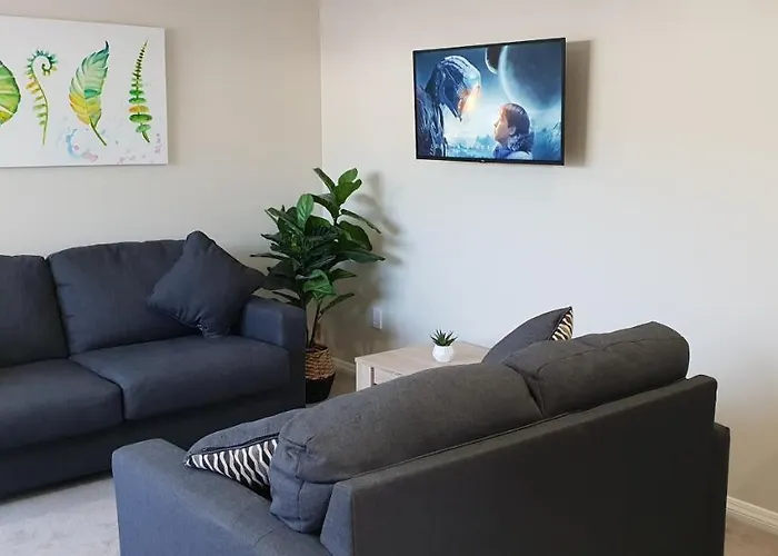 Rose Unit 6 Rotorua-accommodation & *