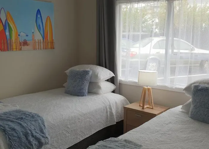 Rose Unit 6 Rotorua-accommodation & *